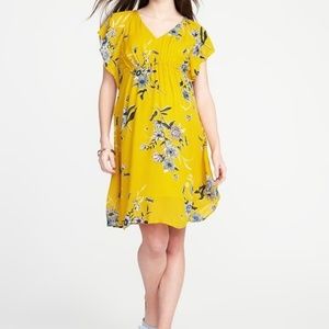 New Old navy maternity ruffle-sleeve shift dress